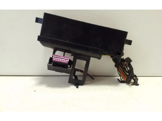 Блок предохранителей 6R0937615A Volkswagen Golf Plus