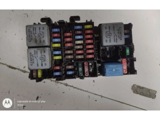 Блок предохранителей Z240180598R   Renault Clio III    