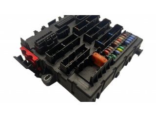 Блок предохранителей 13205774, 519162002 Opel Vectra C