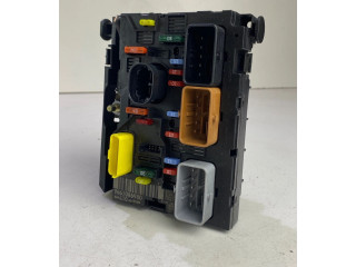 Блок предохранителей  9661086980, L10   Peugeot 207    