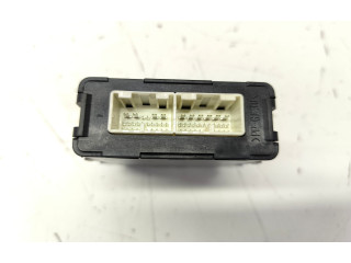 Блок управления коробкой передач 8953576010 Toyota Prius (XW30)