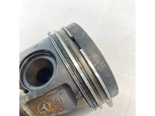 Поршень OM 642.930 A6420304120, A6420303420 Mercedes-Benz S W221 для дизельного двигателя 3.0
