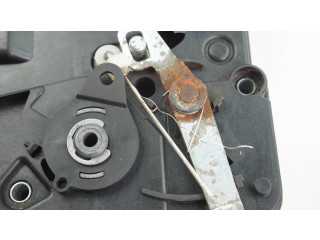 Zámek zadních dveří 2K5827201C Volkswagen Caddy 2013