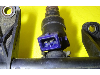 Топливная рампа 7700273495   Renault Clio II  