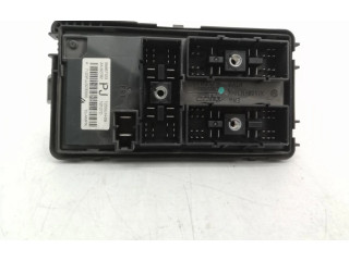 Блок предохранителей 96867123 Chevrolet Astra