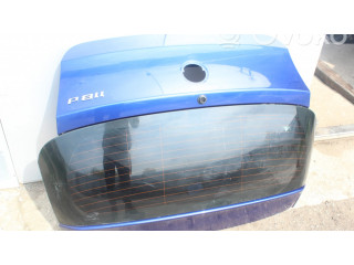 Задняя крышка (багажника)