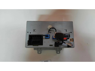 Радио/ проигрыватель CD/DVD / навигация