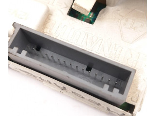 Дисплей    P8200028364A, 216562178A   Renault Clio II