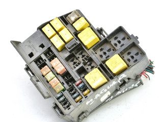 Блок предохранителей 71543150, 7154-3150 Jaguar S-Type