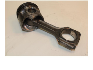 Поршень с шатуном 55283099 55263087 Jeep Renegade