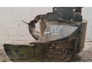 Интеркулер     Toyota Avensis Verso 2.0