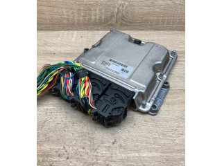 Блок управления двигателем Блок управления 8200065996, 0281010441 Volvo S40, V40