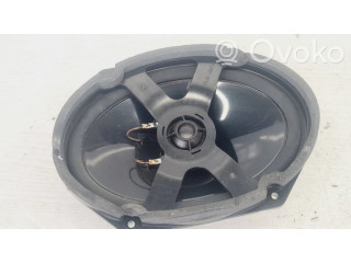 Громкоговоритель (громкоговорители) в передних дверях