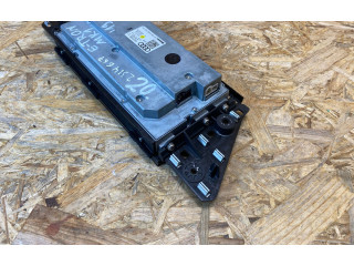 Радио/ проигрыватель CD/DVD / навигация