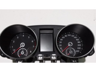 Панель приборов 5K0920870F   Volkswagen Golf VI       