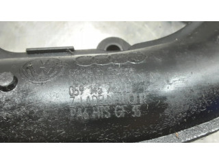 Другая деталь отсека двигателя