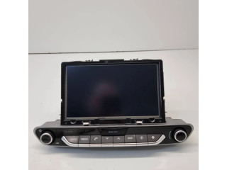 Радио/ проигрыватель CD/DVD / навигация