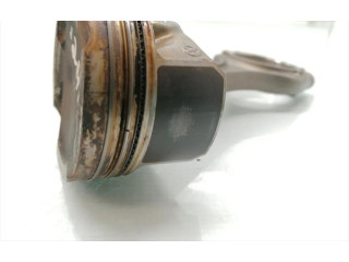 Поршень с шатуном Skoda Octavia Mk3 (5E)