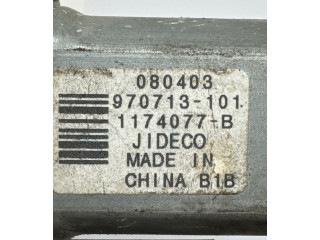 Pojistková skříňka Передний двигатель механизма для подъема окон 1174077B, 080403 Volvo XC70 2009