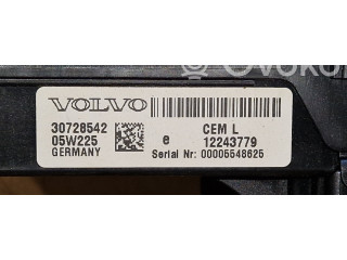 Блок предохранителей 30728542 Volvo V70