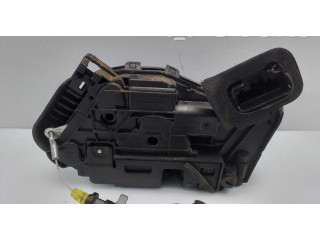 Zámek zadních dveří 5ta839016e   Seat Arona 2017