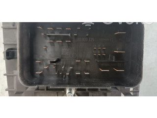 Блок предохранителей 1K0937125 Volkswagen Jetta V