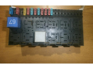 Блок предохранителей  357937039, 357937039   Volkswagen Golf III    