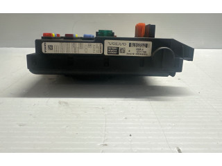 Блок предохранителей 8676391, 12217799   Volvo XC90    