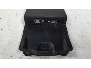 Другая деталь салона