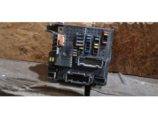 Блок предохранителей 30728512 Volvo S60