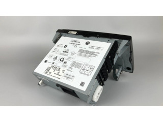 Радио/ проигрыватель CD/DVD / навигация