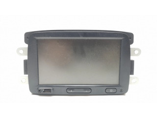 Радио/ проигрыватель CD/DVD / навигация