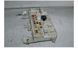 Pojistková skříňka Ford Focus C-MAX 2003