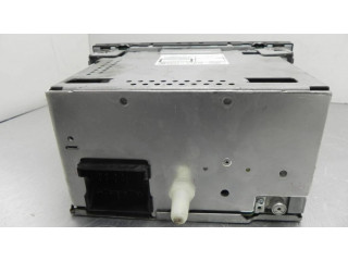 Радио/ проигрыватель CD/DVD / навигация