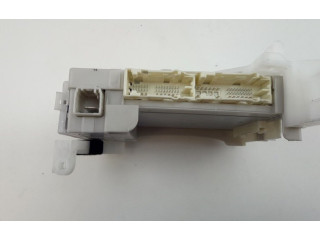 Pojistková skříňka 8273076030, 8273076030 Lexus CT 200H 2017