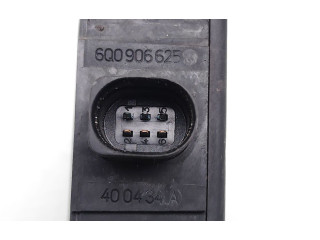 Блок управления 6Q0906625 Skoda Octavia Mk2 (1Z)