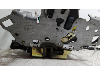 Zámek zadních dveří Chrysler Voyager 2004