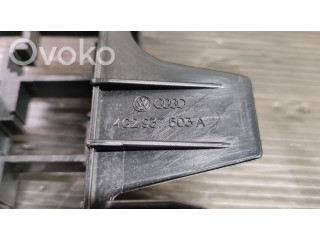 Другая деталь салона