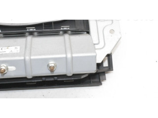 Подушка безопасности для колен 7030A241 Mitsubishi ASX