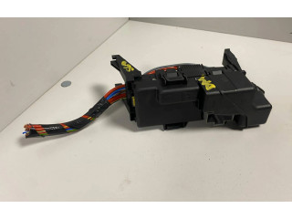 Блок предохранителей 30659288   Volvo S60    