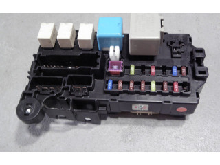 Блок предохранителей Daihatsu Sirion