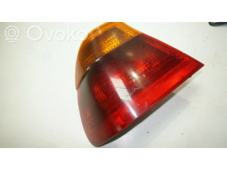 Задний фонарь в кузове