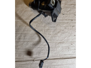 Замок багажника    Mercedes-Benz E W124  