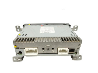 Радио/ проигрыватель CD/DVD / навигация