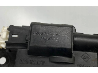 Замок багажника 8200947699    Renault Clio III 2005 - 2012 года