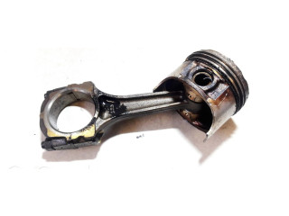 Píst KIA Clarus pro benzínový motor 2.0