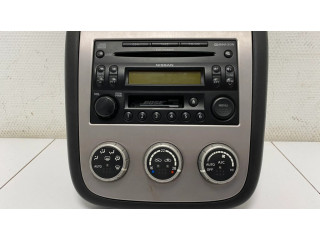 Радио/ проигрыватель CD/DVD / навигация