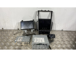 Радио/ проигрыватель CD/DVD / навигация