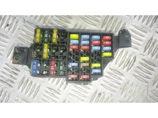 Блок предохранителей  7703297597   Renault Clio III    