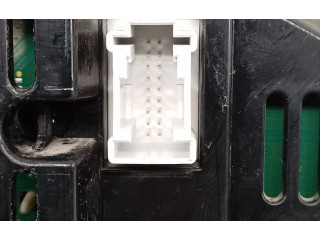 Přístrojová deska Mercedes-Benz GLK (X204) 2009 A2049002105